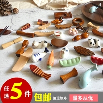 Factory price direct sales handmade Japanese wood chopstick stand Chopstick holder Pen pillow Chopstick pillow spoon pillow Brush pen holder Creative tableware