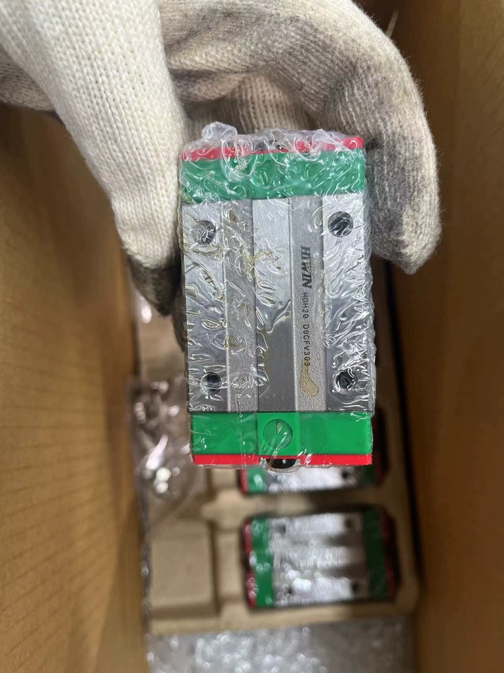 1 Stück Original Hiwin Block HGH15CA HGH20CA HGH25CA HGH30CA HGH35CA HGW15CC HGW20CC HGW25CC HGW30CC HGW35CC Schlittenführungsschiene – Detail 15
