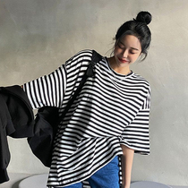Lagirl Korea 21 winter new loose horizontal stripe hit color casual short sleeve T-shirt woman