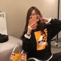 Fake two pieces of sweater women spring clothes 2021 explosive new loose Korean version design sense stitching round neck top ins tide