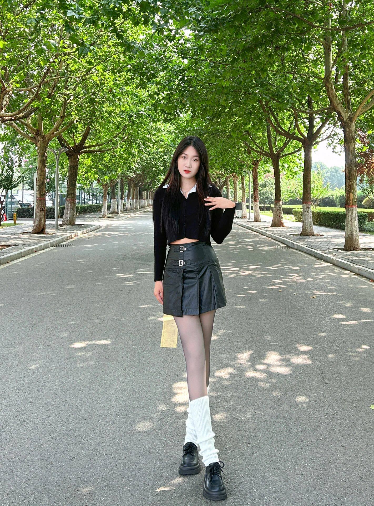 小野和子冬季黑丝光腿神器 加绒双层设计保暖不臃肿 替换装方便实用