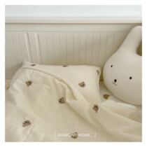 Ins cotton little bear embroidered wool quilt cover blanket double-sided thickened blanket embroidered bear plush child quilt