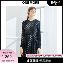 ONE MORE 2019 autumn new velvet polka dot dress mid-length fashion temperament black pleated skirt female