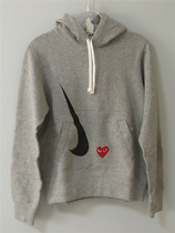 Japan Nippon Kawakubu Ling Jiu Ling CDG PLAY Nike NIKE joint sets of clothing lovers Beijing spot