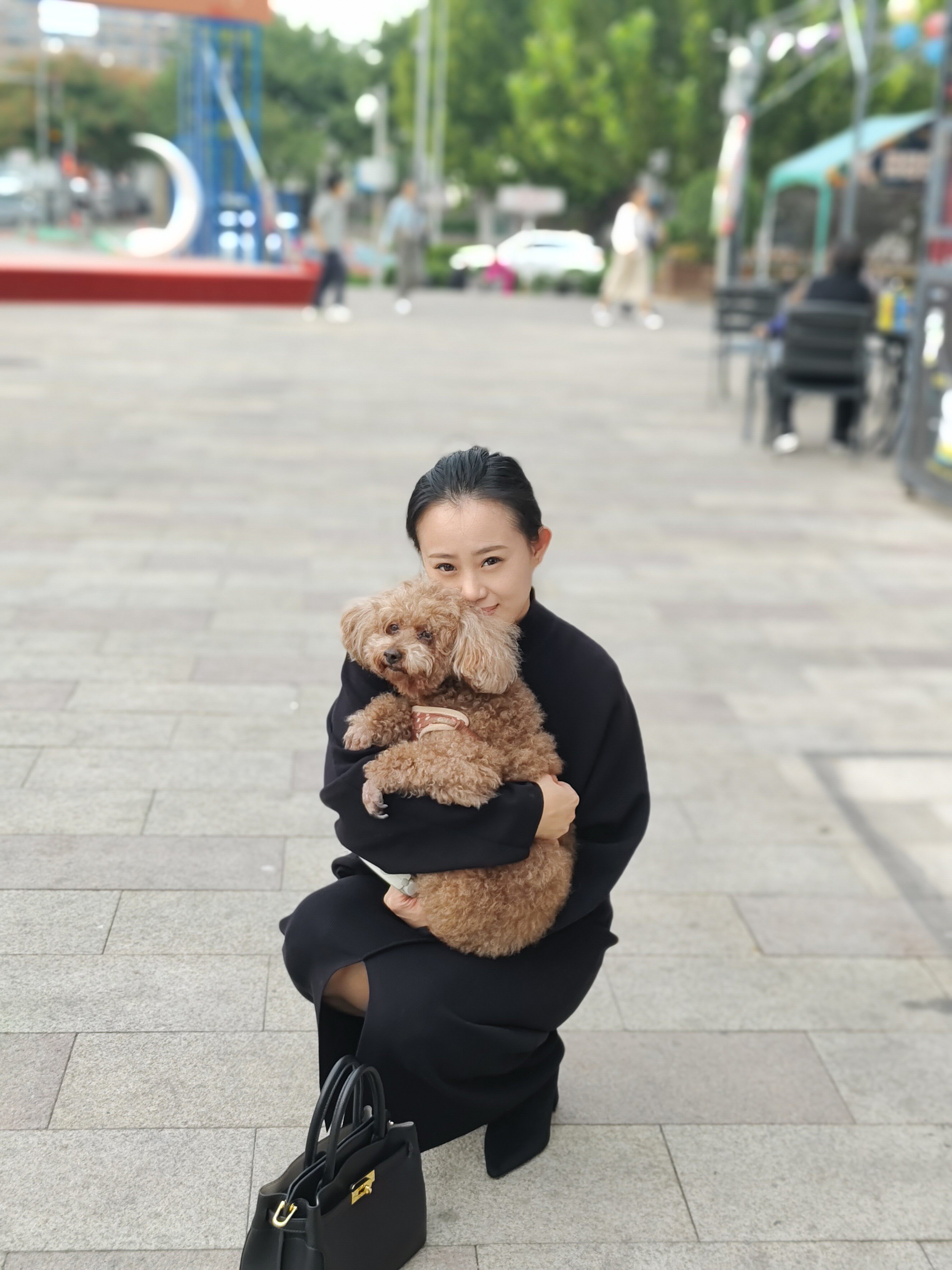 百丽鎏金岁月凯莉包 质感牛皮高级耐磨 大容量通勤 妈妈包婚包两用