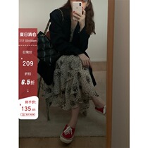 HEYGIRL black brother Korean version of the thin temperament long-sleeved dress female design sense irregular floral skirt autumn