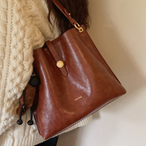 South Wind Chio2nd Autumn Laika Bucket Bag Female Mass capacity 2023 Sense Commuter Single Shoulder Slipper Bag