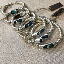 The Qingkura State now does not back out of the Spanish UNOde50 bean pods pearl bracelet artisanal European and American light extravagant fashion