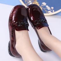 2021 New Fashion mother comfortable 41 a 43 large size womens shoes English flat leather 42 soft leather Bean shoes