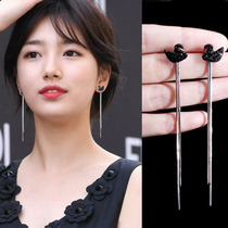 Jin Liufu S925 sterling silver Black Swan earrings personality niche design temperament cute tassel ears to give girlfriend