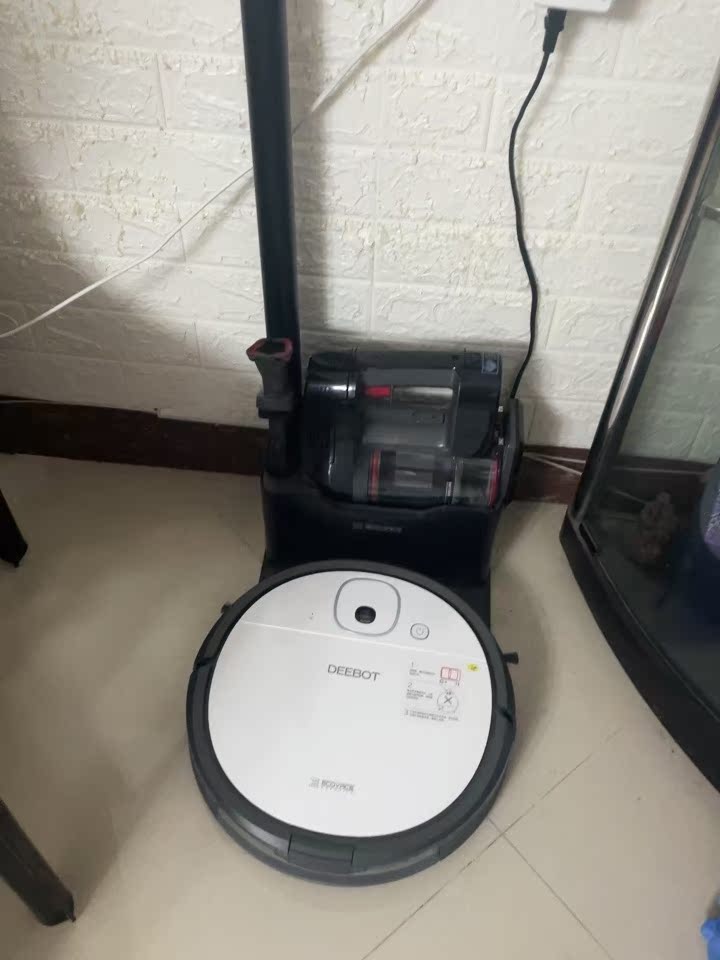 请问大伙：松下科沃斯地宝dj35吸尘器究竟怎么样,真实使用感受揭秘!!!不看必后悔