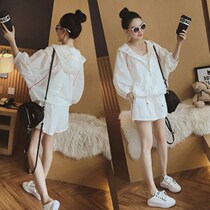 Tide brand 2021 summer new sunscreen clothes leisure sports set female size Joker short sleeve jacket student two-piece set