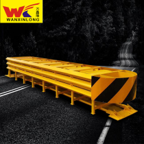 Expressway intersection can guide anti-collision pad anti-collision pier tunnel entrance ramp diversion anti-collision facilities can be customized