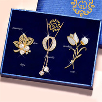 38 38 Goddess presents to girlfriend High-end Practical Brooch Needle Sweater Chain Gift Box Birthday Send Wife Clothes Accessories
