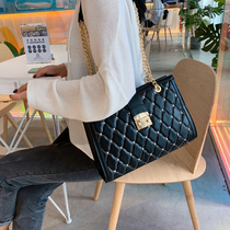  Big bag womens large capacity 2020 new trendy Korean version of simple and wild fashion lingge messenger chain shoulder bag