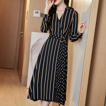 Striped Dress Skirt Woman Fall 2021 new body Body Slim Laces Collection Waist Temperament V Collar Black Over Knee Skirt