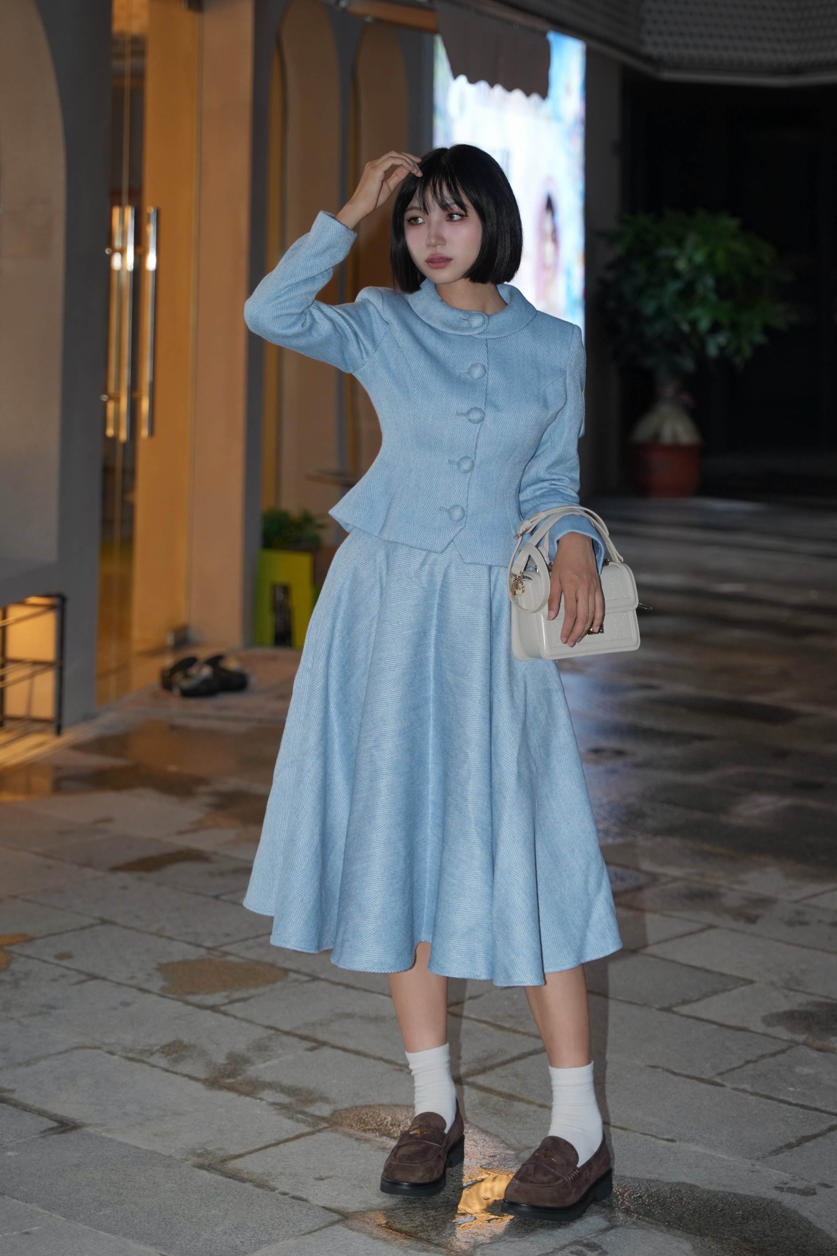 宋佳同款百丽海鸥乐福鞋2.0：厚底真皮的英伦飒爽美学