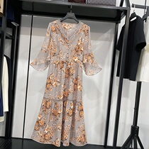 MRMW2021 summer New temperament V-collar floral dress female stitching lace waist thin tea break skirt