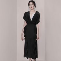 Retro Hepburn style OL temperament black V-collar bat sleeve top high waist ruffled long skirt two-piece dress