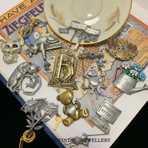 Western Vintage Medieval American Antique Jewelry JJ Jonette Retro Tinted Cat Male And Female Brooch