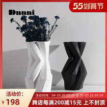 Dnnni Skirt Hem Ceramic Florist Vase Nordic Modern Minimalist Home Living Room Decent Board Room Hotel Ornament Swing