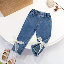 Girls spring jeans 2022 Spring and autumn clothes new small and small girl baby girl outside wearing 100 hitch pants