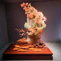 Guilin new Yulong wins chicken blood stone jade carving flowers blossom rich double happy door ornaments Power Week factory direct sales