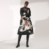  Cloud decoration totem original design womens dress old embroidery hand embroidery ethnic style plate Golden dragon casual robe