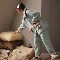 The new coral wool in 2021 is a cute and cute furry and outer dress in two pieces of home suit