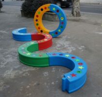 Kindergarten physical training plastic multifunctional half-moon shake early education children balance curved S single-plank bridge round