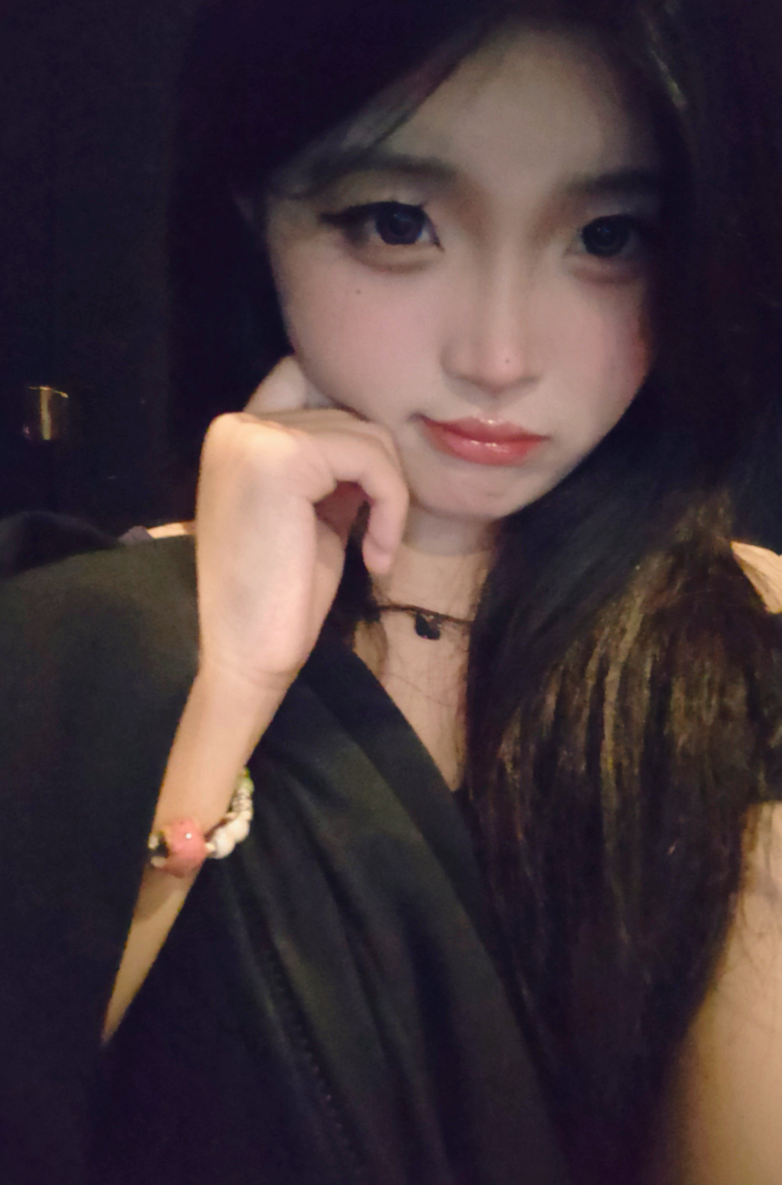 玖绪夏季辣妹挂脖T恤 一字肩露肩设计小露性感 短款紧身勾勒腰线 纯欲风满满