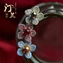 Pearl brooch women hand-made embroidery fabric corsage pin fixed clothes anti-light corsage fashion accessories