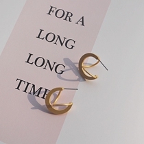 Korean Temperament Sins Wind Minimis Matt Gold Frosted Earrings Hollowed-out European And European Metal Retro Personality Earning-ear Accessories