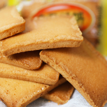 White crane egg pancakes Old-fashioned small biscuits Bulk small packages FCL cheesecake Breakfast Snacks as a child