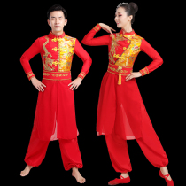 Play in a drummers performance in the womens China Wind Red Red Gong Drums Team Joysing the Sprout Song Water Drum Performance Dancer Lion Dance Lion Dance