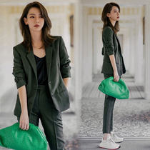 Qi Wei star with the same style of professional wear two-piece female 22 spring and autumn new female Korean version of the fashion small suit slimming suit