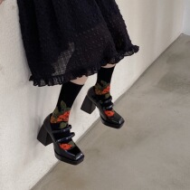 LET ME SEE retro big flower midline socks autumn and winter ancient black stockings Net red personalized cotton socks women