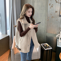 2022 Autumn Winter New Trend Fashion Short design Sensation Little Crowdsourced lamb Machia women winter horse jacket jacket