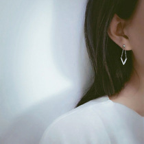 Simple V shape short earrings 925 sterling silver platinum plated exquisite temperament earrings personality diamond earrings female