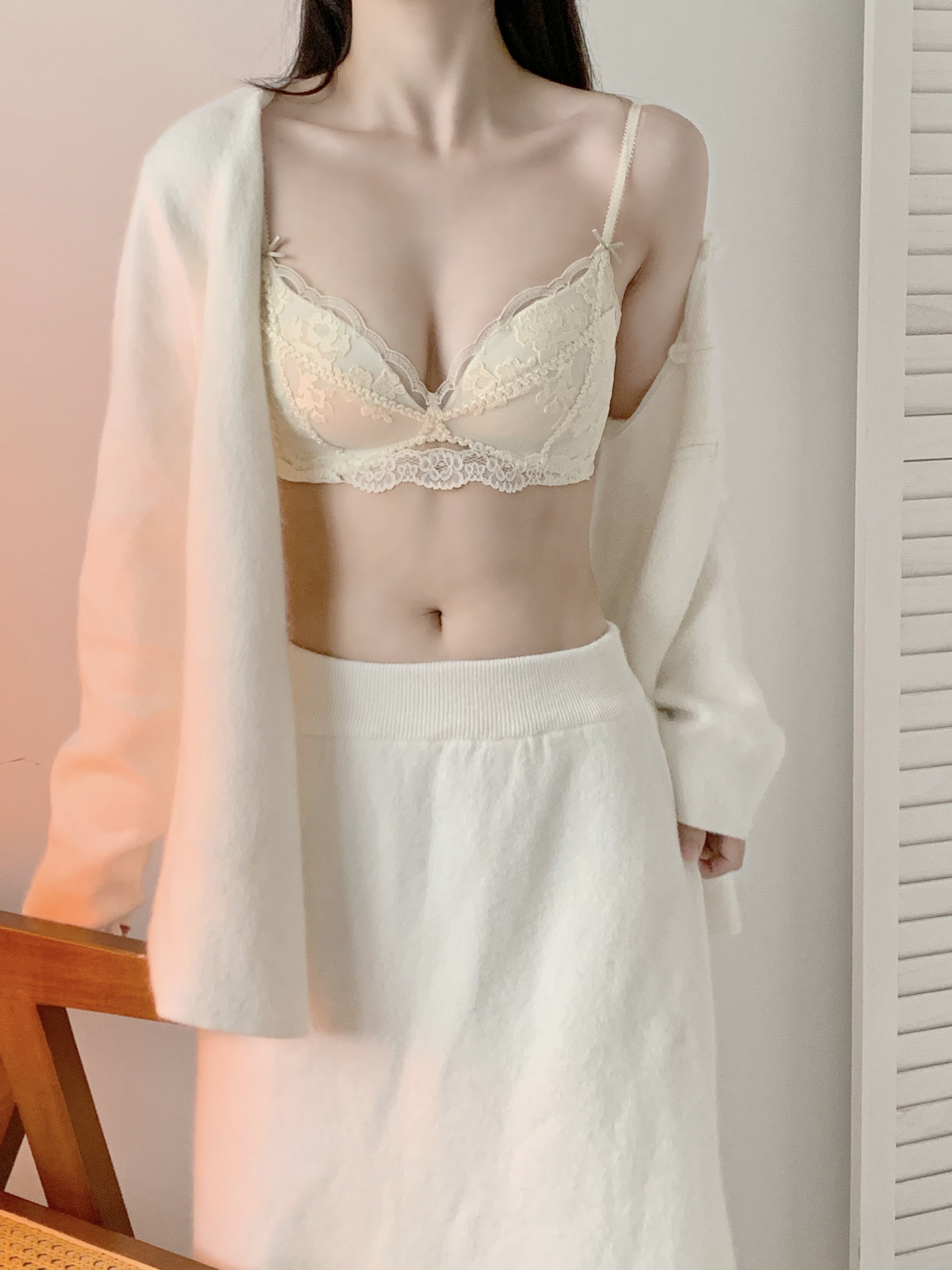宝诗嫣法式小胸轻聚拢内衣 薄款白色蕾丝文胸 无钢圈舒适不勒 性感套装成套搭配