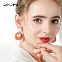 925 silver needle retro imitation pearl earrings female temperament Baroque ear clip portrait 2021 New Tide Net red earrings
