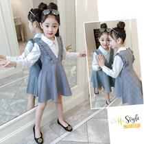 Childrens skirts Korean version 2020 spring and Autumn childrens clothing Girls long-sleeved dresses in large childrens fake two-piece plaid skirts