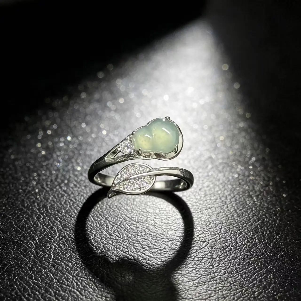 Natural grade A jadeite gourd ring