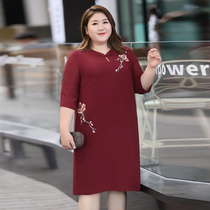 Red dress female 2022 summer new middle-aged and elderly mother dress large size 200 catties temperament embroidered chiffon skirt