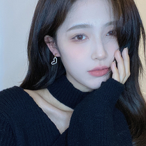 Fall winter love earrings temperament advanced feeling light luxury atmosphere niche exquisite earrings women 2021 new tide earrings