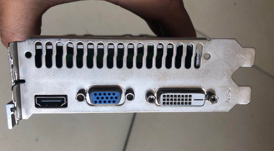 New Inscription MS-R7 240 Transformers 1G D5 Graphics Card Bezel gear sheet stalls New A28