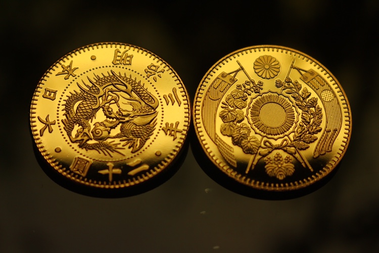 日本明治龙洋币35mm历史古币明治三年金币精制20圆金币复刻吊饰