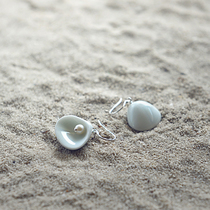 Chinese designer Buhua Ocean series natural pearl hand-grouted porcelain shell ear hook spot