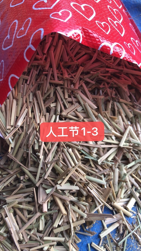 Artificially Crafted Decorative Insulation Made from Crushed Rice Straw, Rice Husks, and Corn Husks for Wall Decoration and Padding, Dry and Mold-Free Artificially Crafted Decorative Insulation Made from Crushed Rice Straw, Rice Husks, and Corn Husks for Wall Decoration and Padding, Dry and Mold-Free