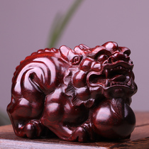 Small leaf red sandalwood carving solid wood craft ornaments text play gifts handlebar mud hand carving Ruiu beast